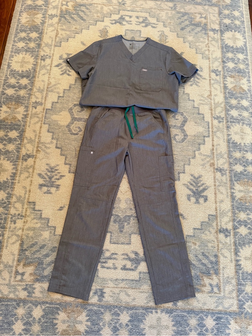 Men’s Figs Classic Scrub Set in Gray - Picture 2 of 6